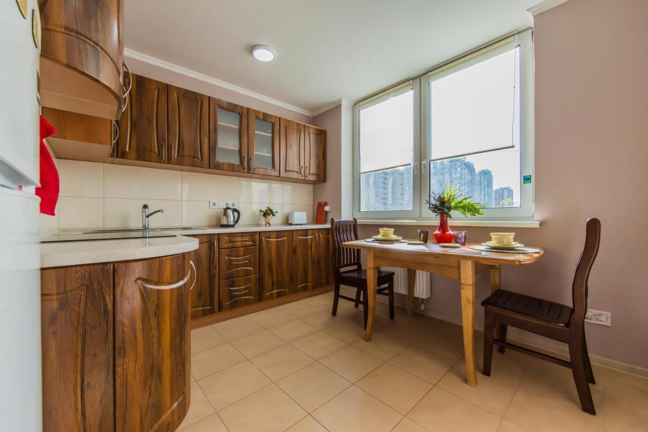 Super Comfort Flat For You Near The Metro. Kiev Bagian luar foto