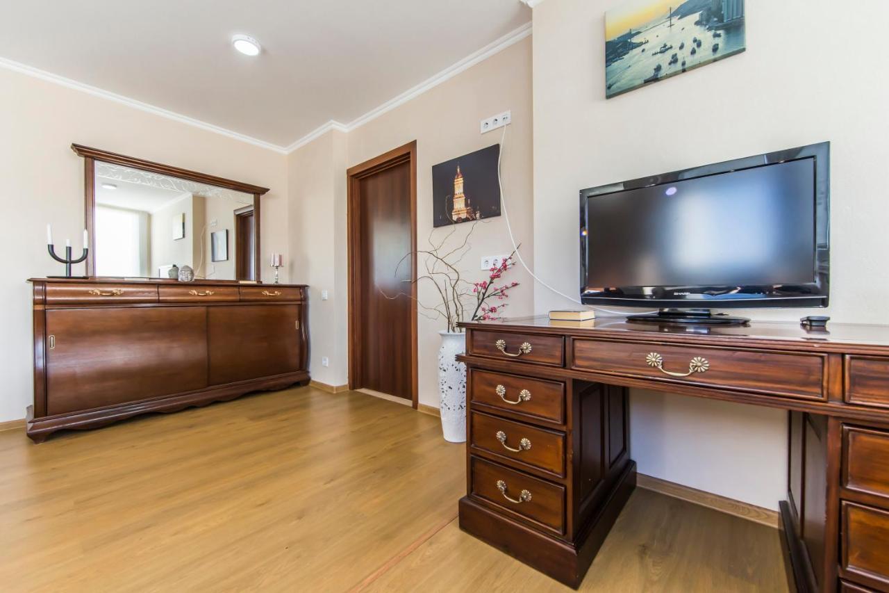 Super Comfort Flat For You Near The Metro. Kiev Bagian luar foto