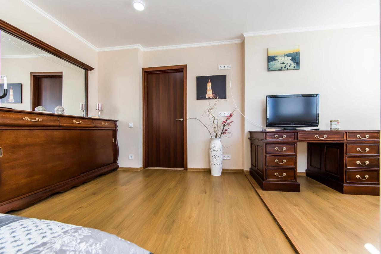 Super Comfort Flat For You Near The Metro. Kiev Bagian luar foto