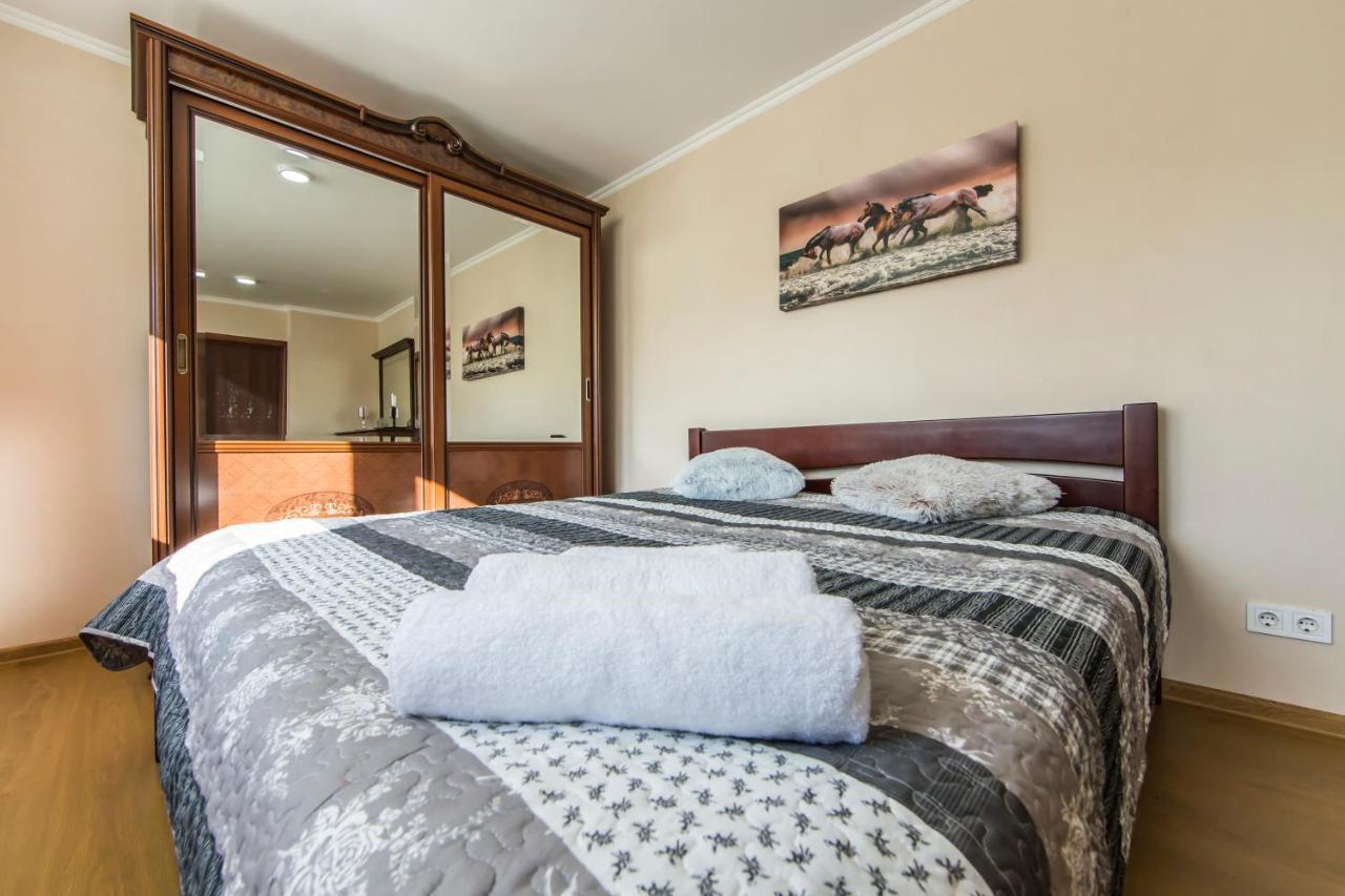 Super Comfort Flat For You Near The Metro. Kiev Bagian luar foto