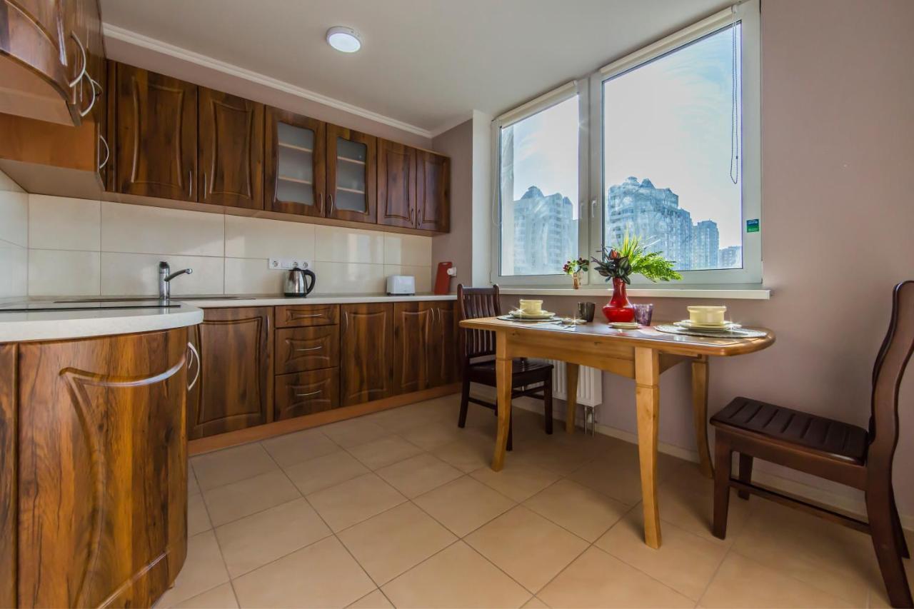 Super Comfort Flat For You Near The Metro. Kiev Bagian luar foto